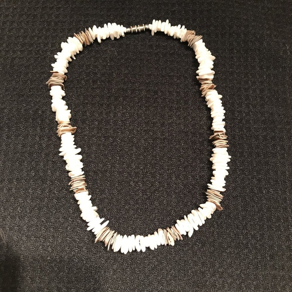 Broken Shell Necklace - Picture 2 of 9